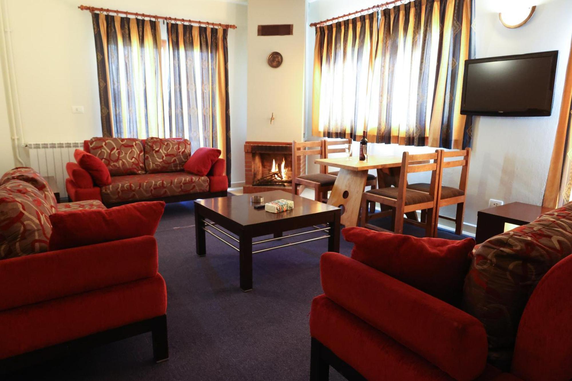 L'Escale Du Mzaar Apartment Fārayyā Екстериор снимка